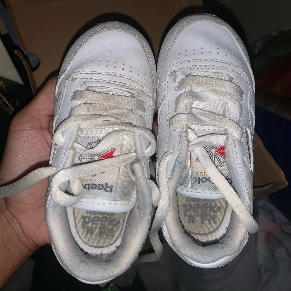 Classic Reebok - Picture 3 of 6